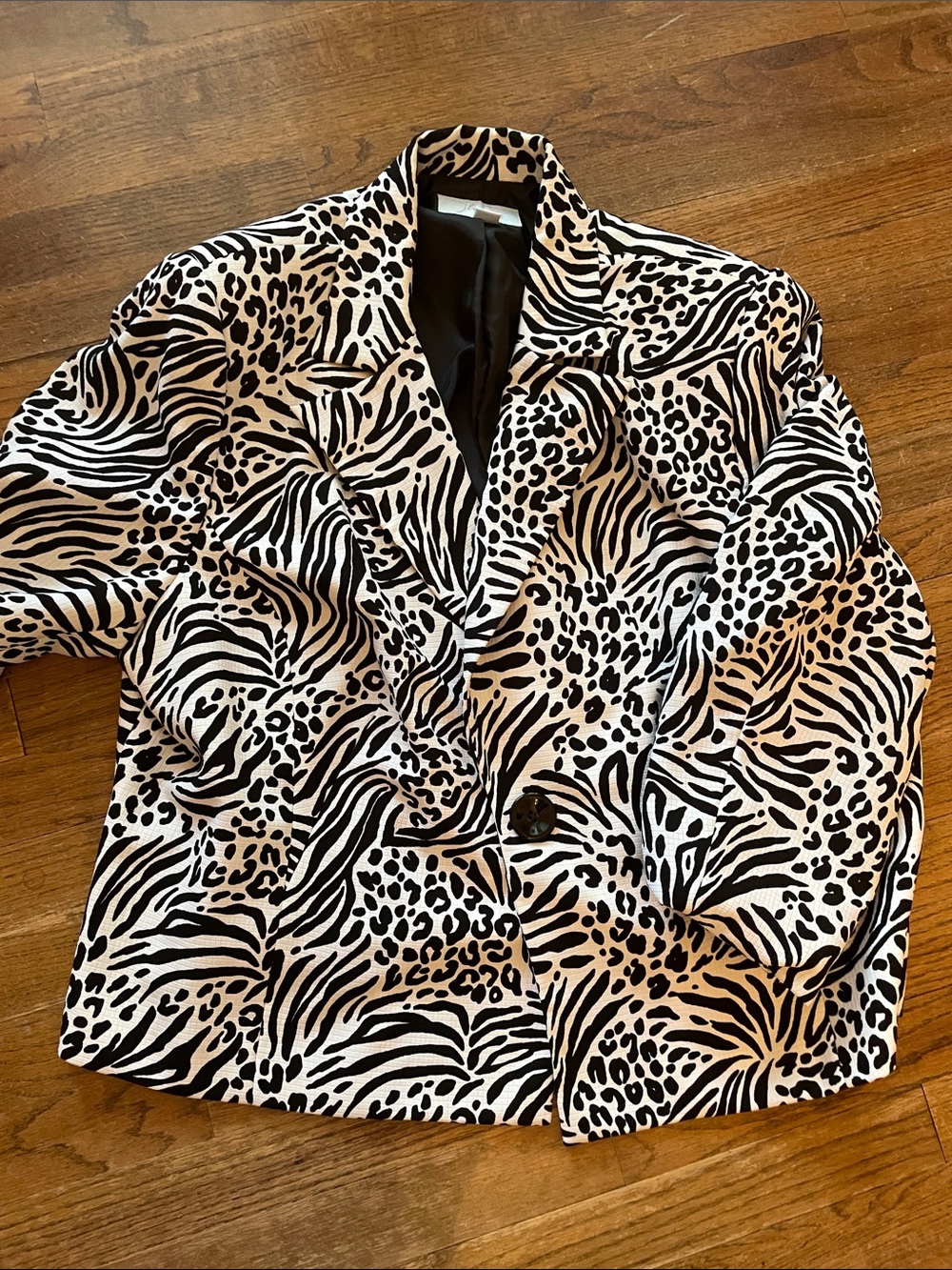 JH Collectibles Black and White Zebra Print Blazer, size 24